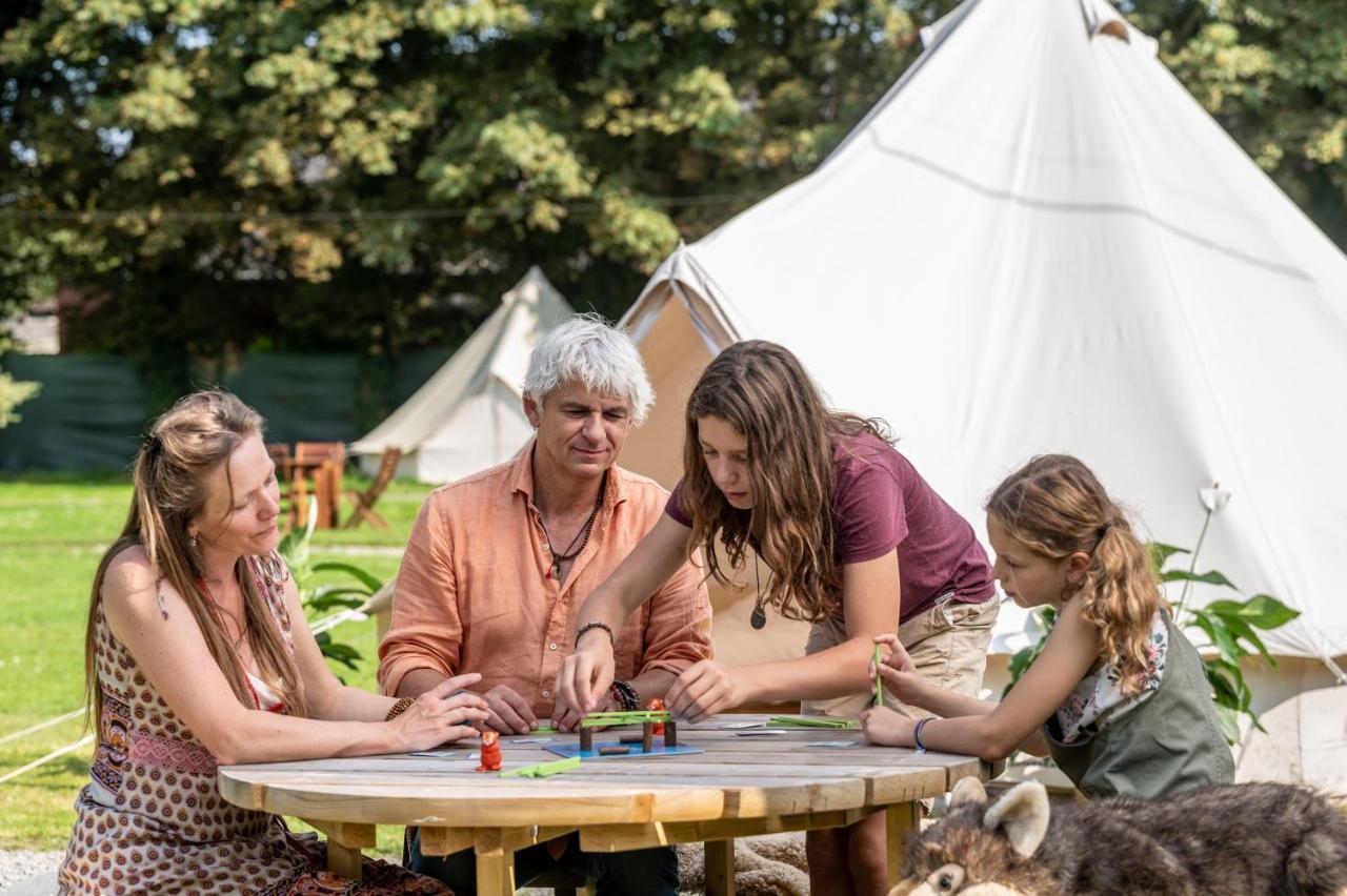Cocoon Village - Glamping - Domaine Des Grottes De Han Rochefort Exterior photo